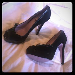 NEW Vero Cuoio Suede Heels